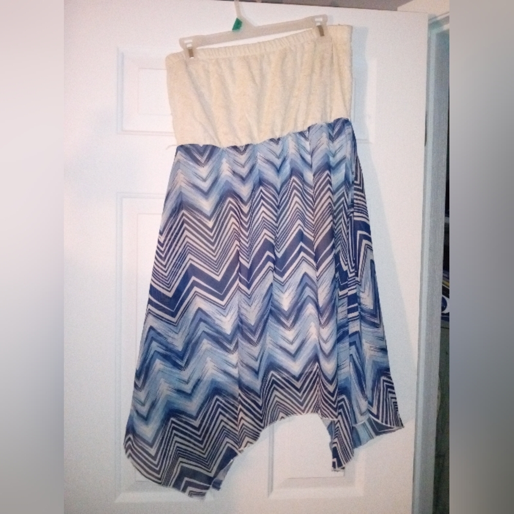 Stylish Blue and Cream Chevron Strapless Sundress size 16 in Women's (XL)